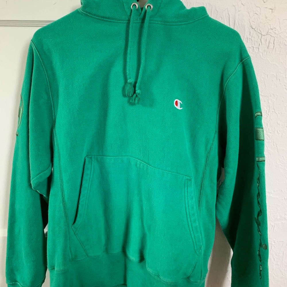 ON HOLD DONT BUYChampion hoodie